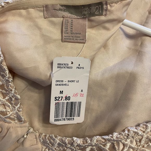 NWT Beige Lace Dress with Deep V Back - Picture 4 of 4